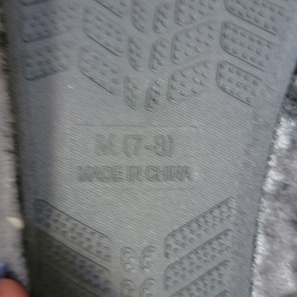 Avon slippers - Picture 4 of 4